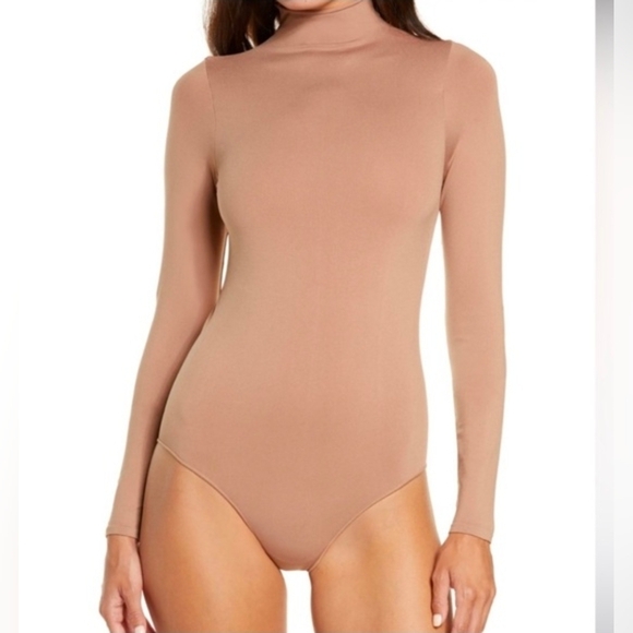 SKIMS Essential Mock Neck Long Sleeve Bodysuit| Sienna / S/M - Picture 1 of 7